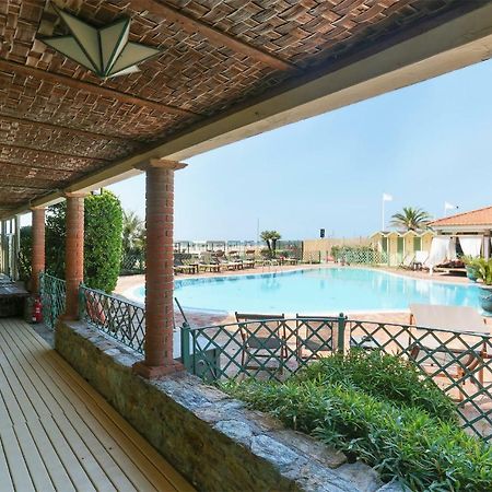 Soleado Beach House Пьетразанта Экстерьер фото